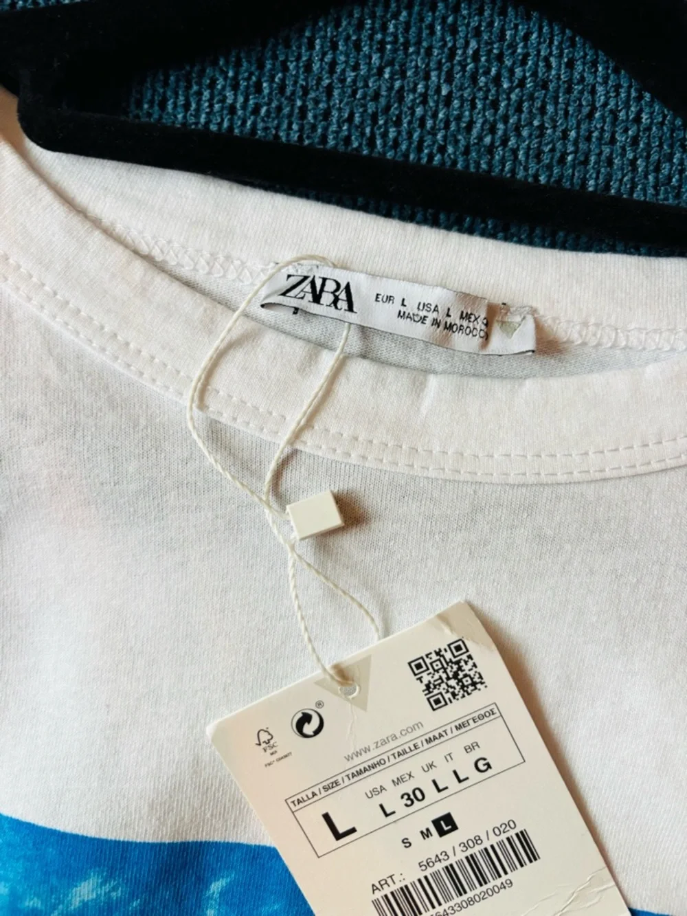Zara White Tee with Blue Graphic Detail - Picture 6 of 7